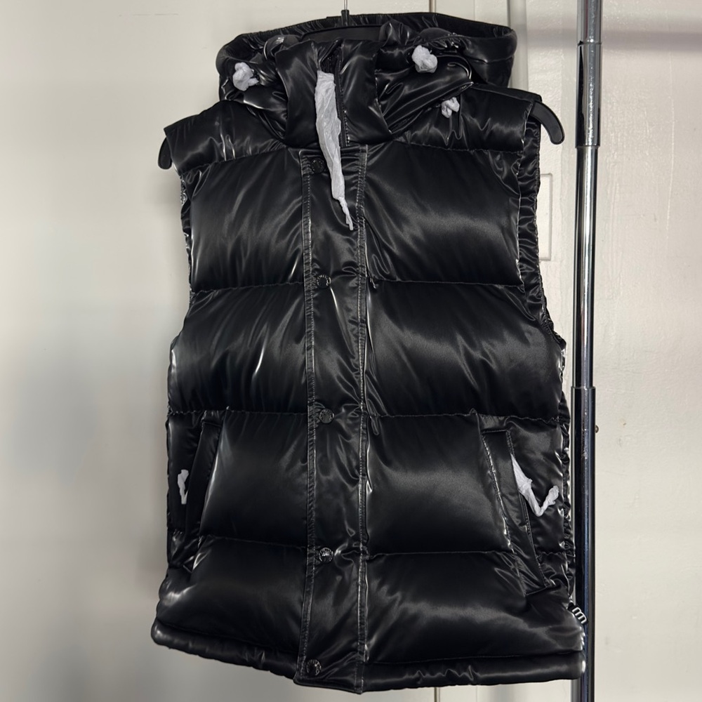 Aritzia The Super Puff Vest in Black Liquid Shine Goose Down Puffer Vest Small - Picture 2 of 11